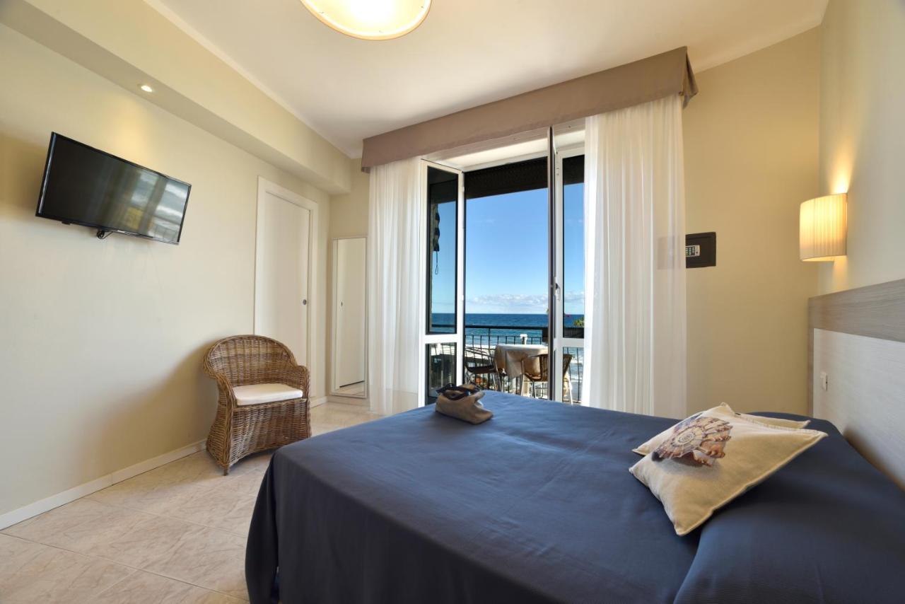 Hotel Bel Sit Alassio Ngoại thất bức ảnh
