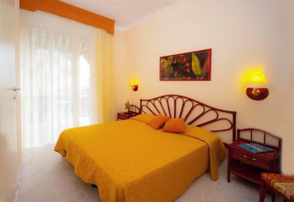 Hotel Bel Sit Alassio Ngoại thất bức ảnh