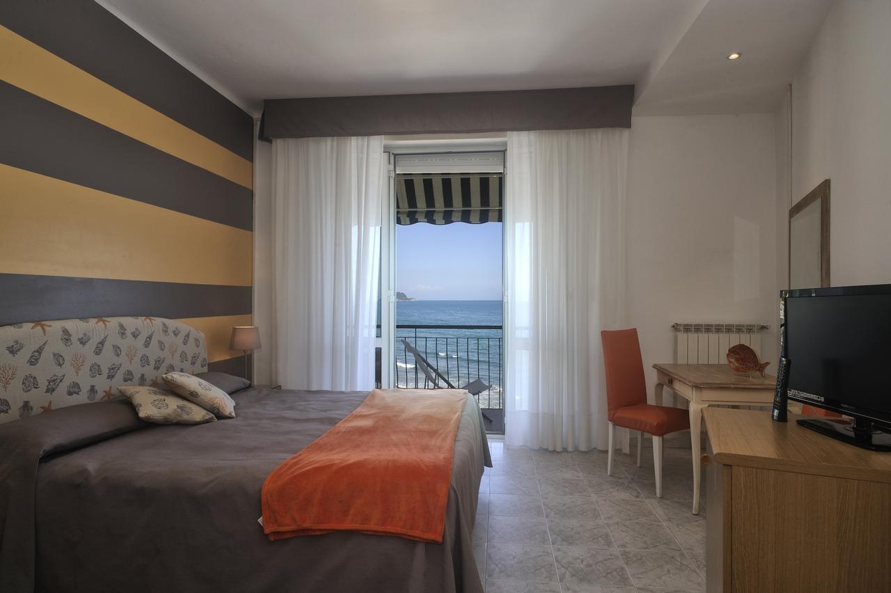 Hotel Bel Sit Alassio Ngoại thất bức ảnh